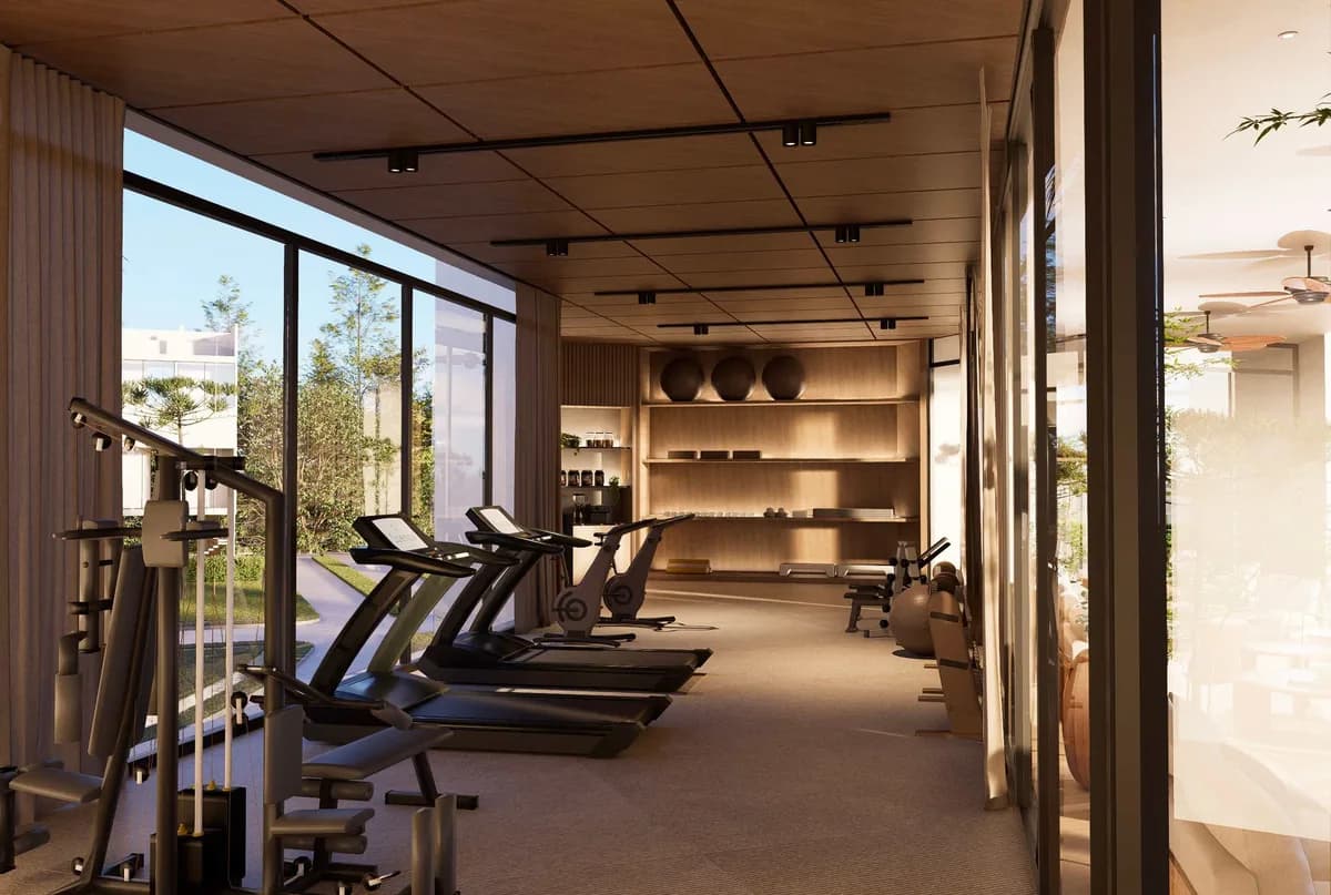 Gimnasio equipado con vista al exterior