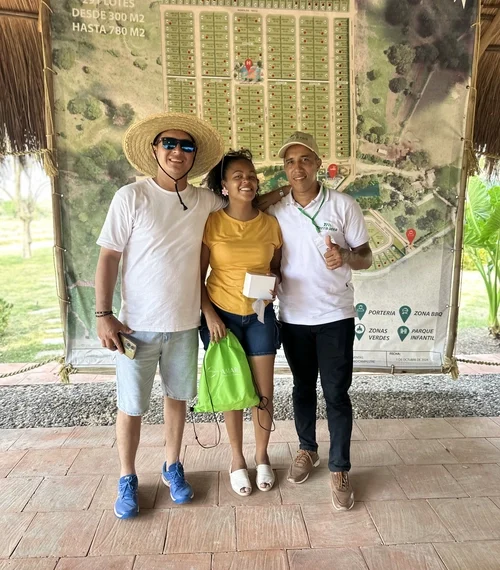 FAMILIA BELLO HERNANDEZ LOTE 194